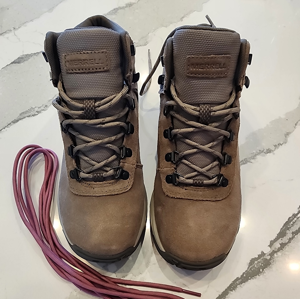 NIB Merrell Women's Erie Midrise Waterproof  Laceup Boots, Size 9m5 IS, 40.5 EU